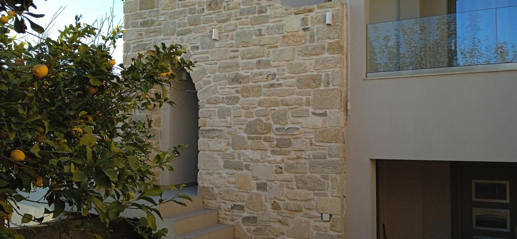 Epavlis Luxury Floor Apartment